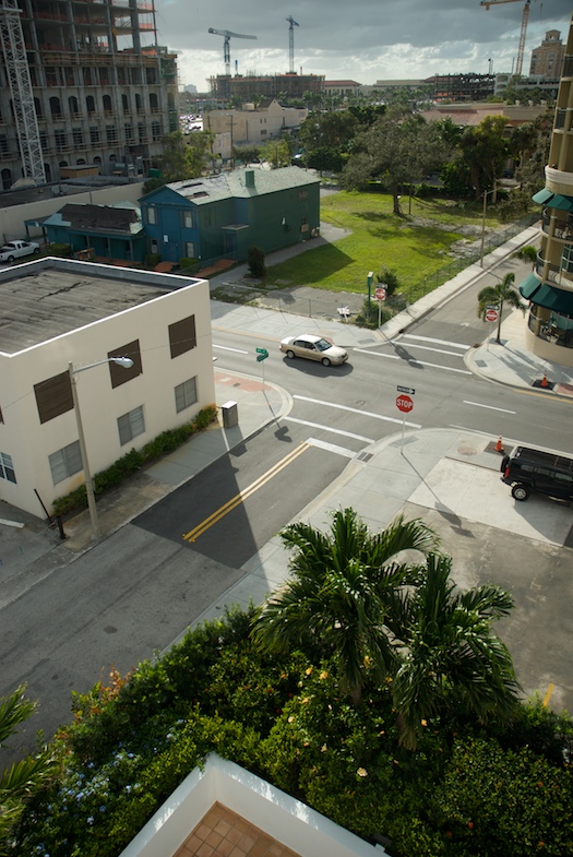 Untitled, from the set "West Palm, January", photographed by David Kimelman in 2007.